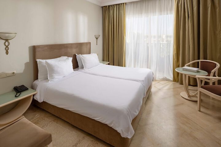 Room 14 of 85