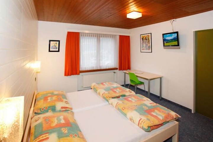 Room 16 of 46