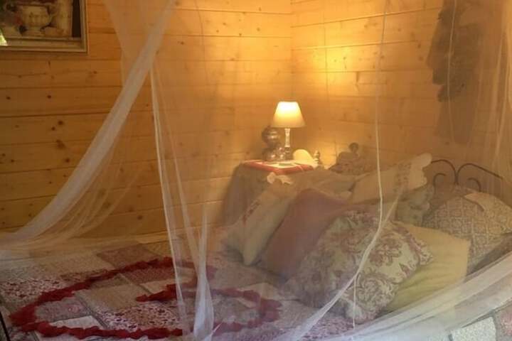Room 27 of 93