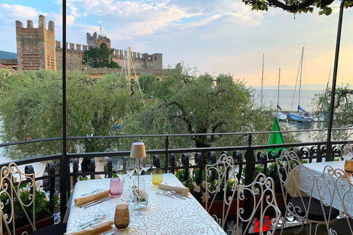 Dining 91 of 112