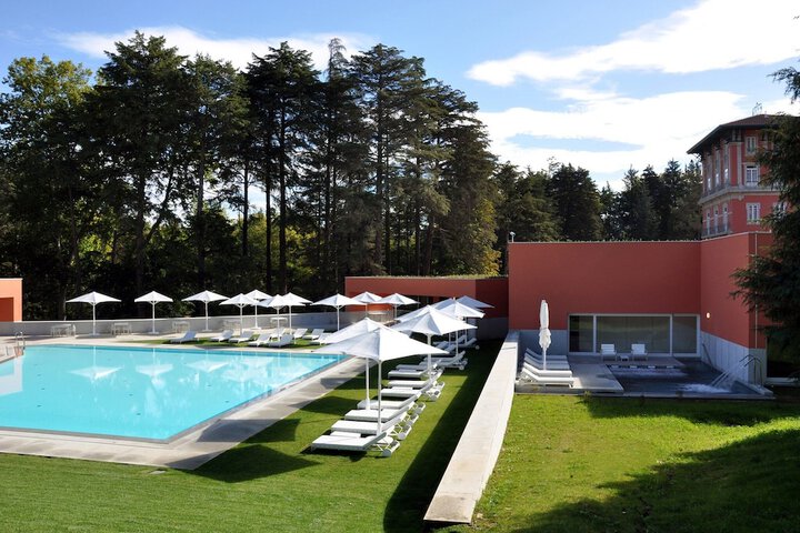 Pool 40 of 99
