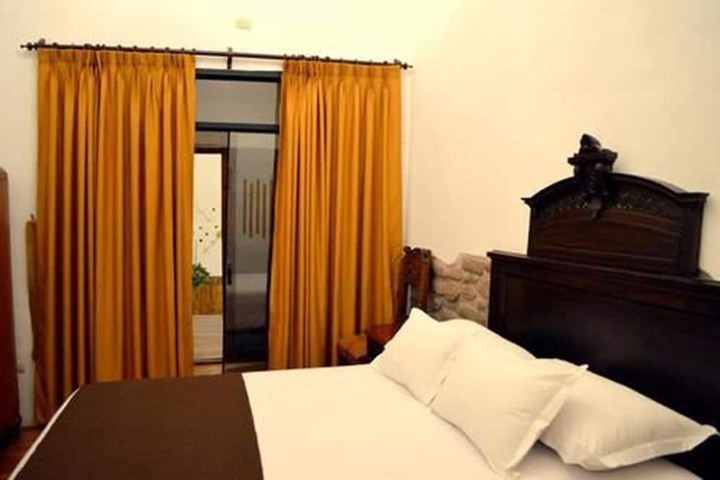 Room 3 of 36