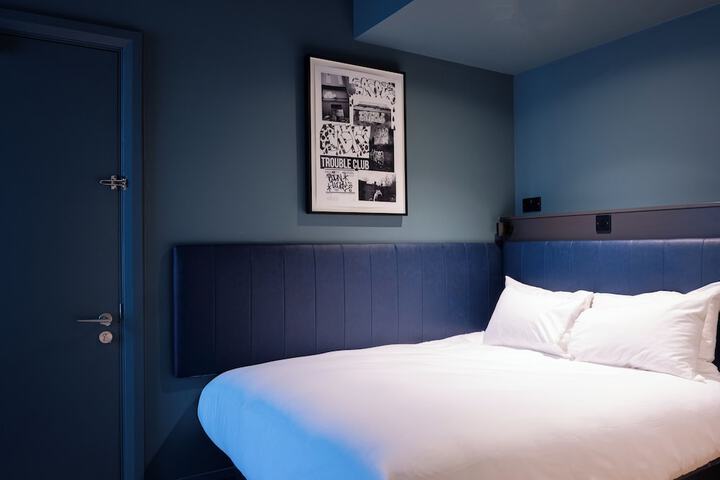 Room 42 of 112