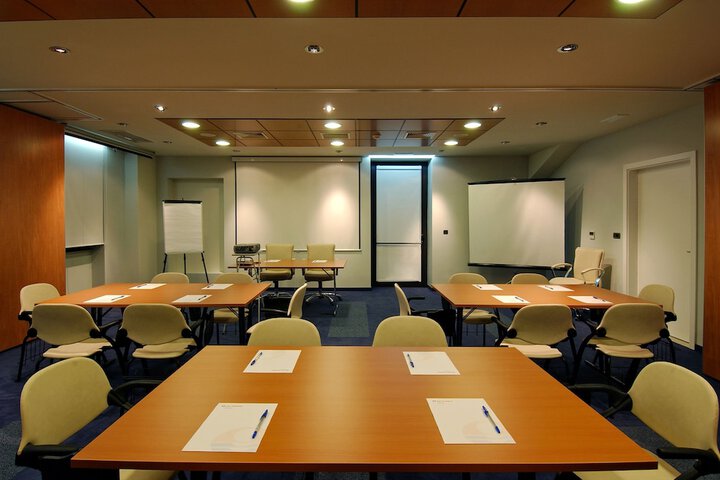 Business Center 58 of 66