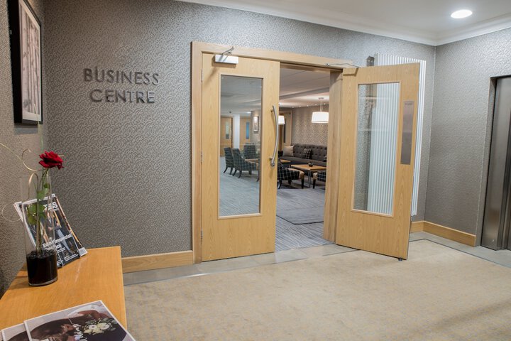 Business Center 67 of 79