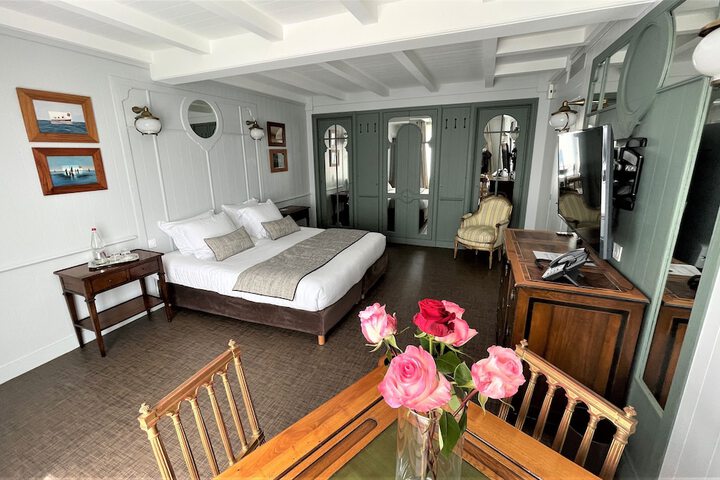 Room 16 of 37