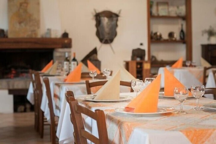 Dining 97 of 112