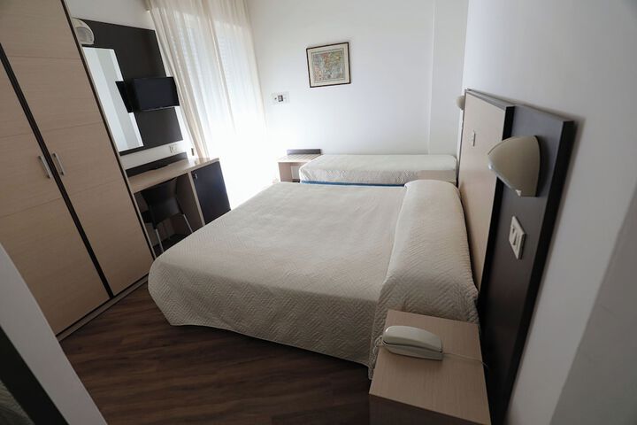 Room 12 of 47
