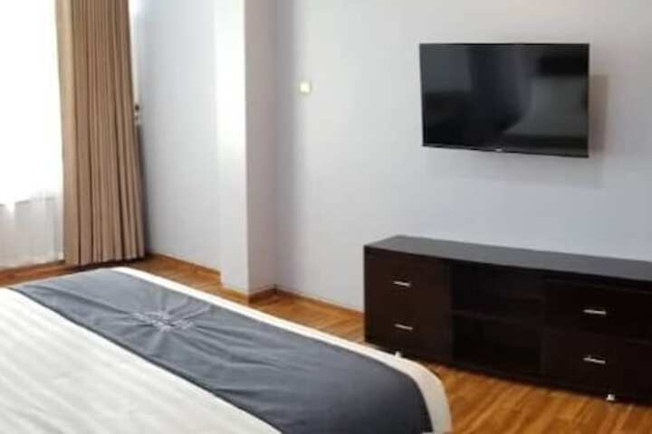 Room 7 of 150