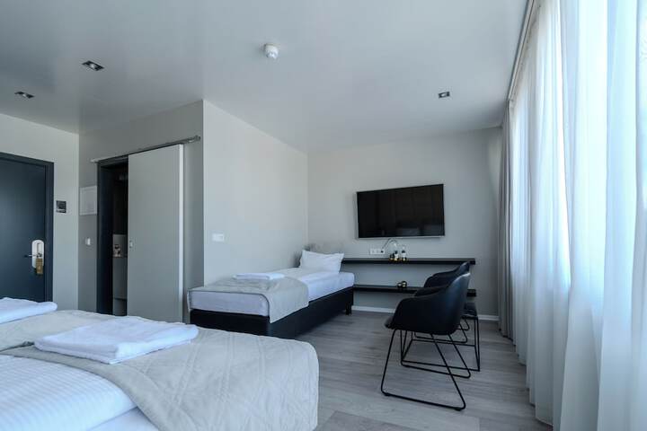 Room 34 of 82