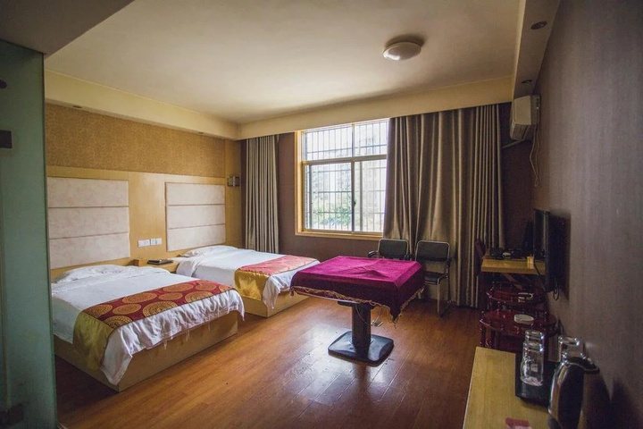 Aiqinhai Fashion Hotel