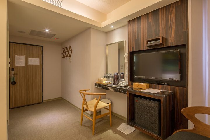 Room 30 of 87