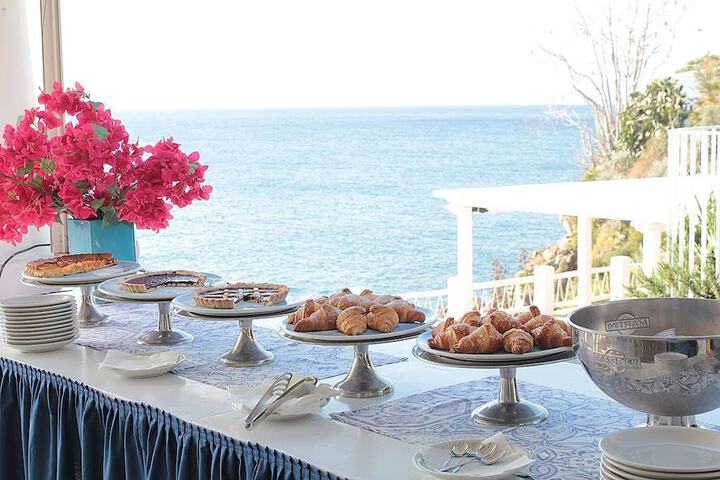 Breakfast/Coffee Service 23 of 41