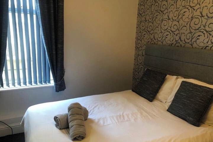Room 2 of 42