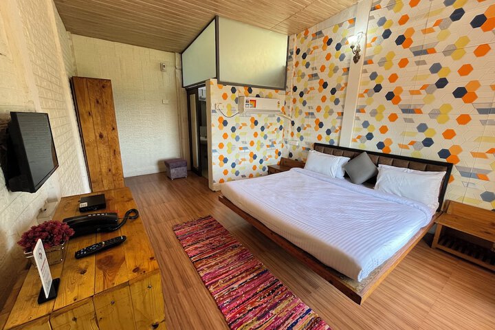 Room 10 of 96
