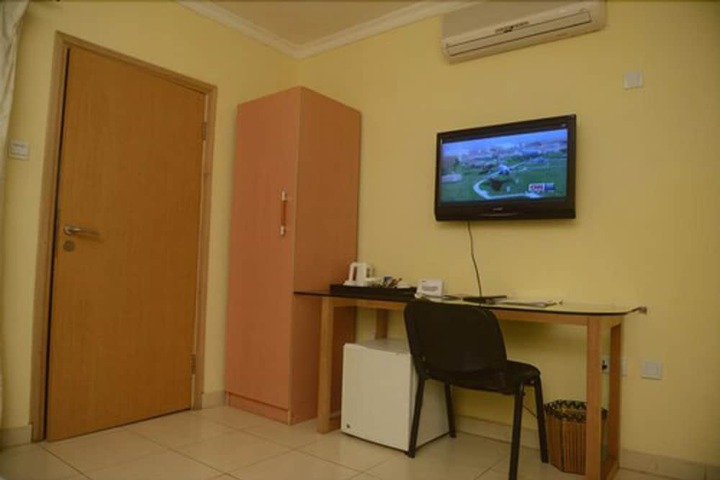Room 35 of 59