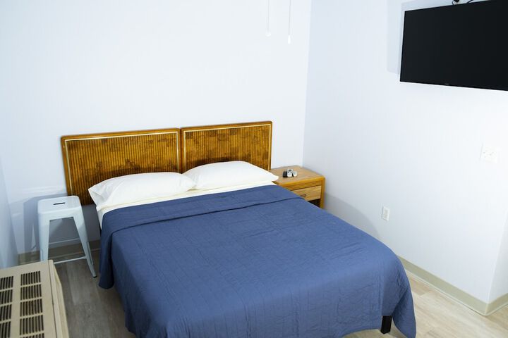 Room 7 of 19