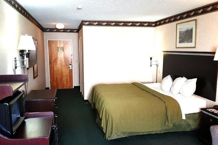 Room 7 of 27