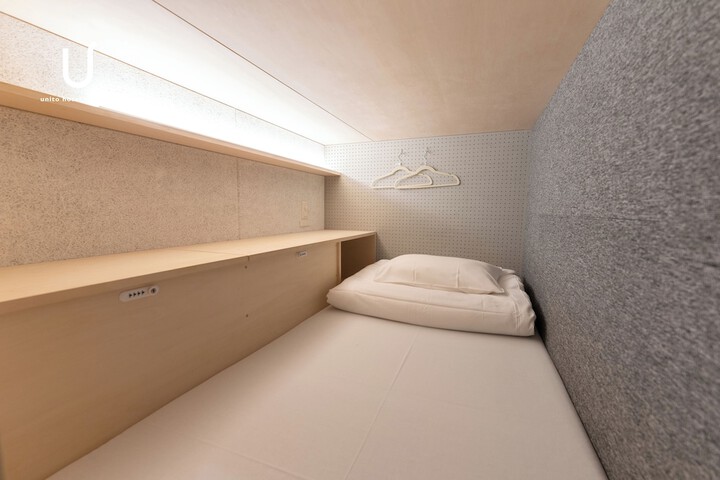 Room 4 of 15