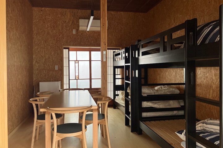Room 10 of 48