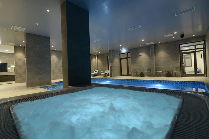 Pool Hotel