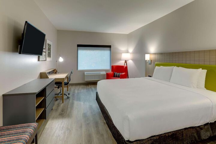 1 King Bed (4 of 14)