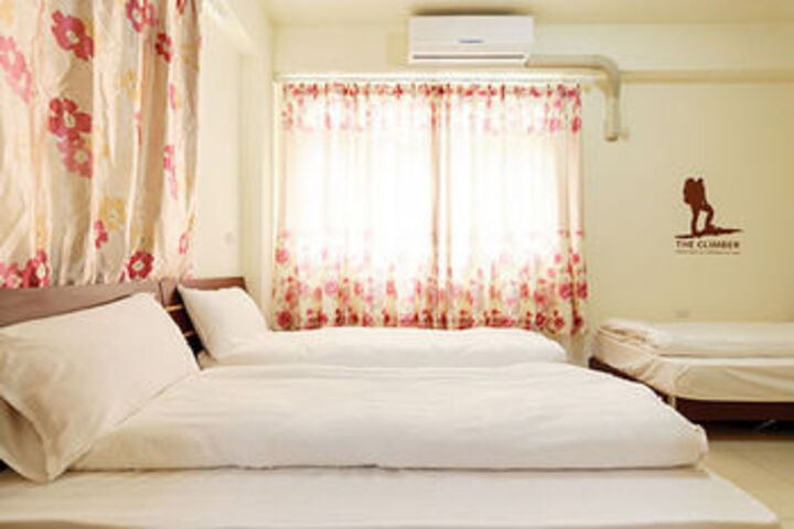 Room 25 of 51