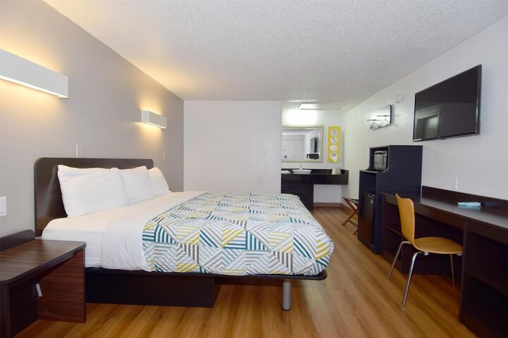 Room 5 of 26