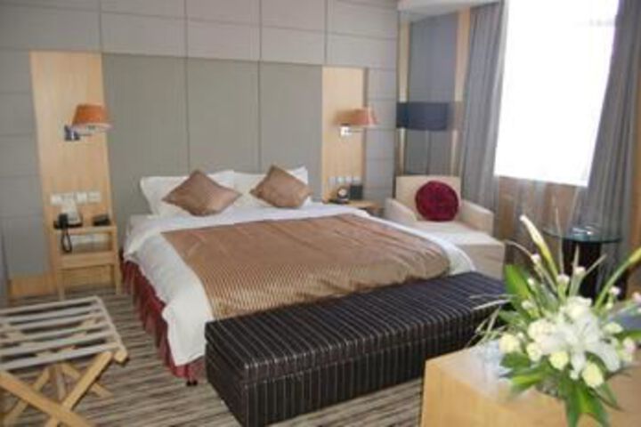 Room 11 of 44