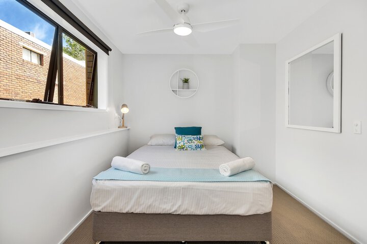 Room 2 of 16