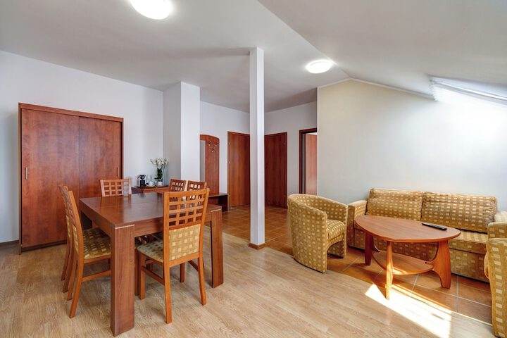 Room 3 of 30