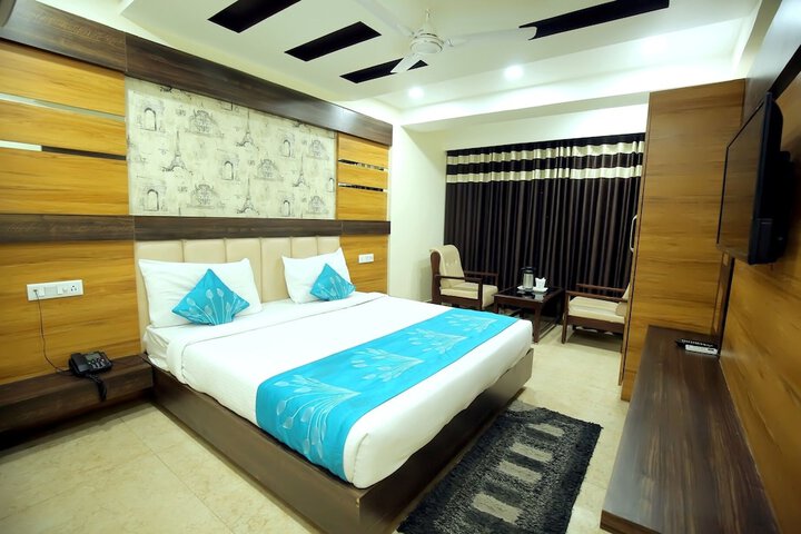 Room 3 of 17