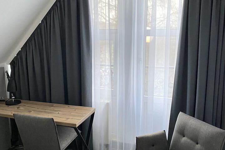 Room 7 of 14