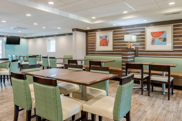 Breakfast area