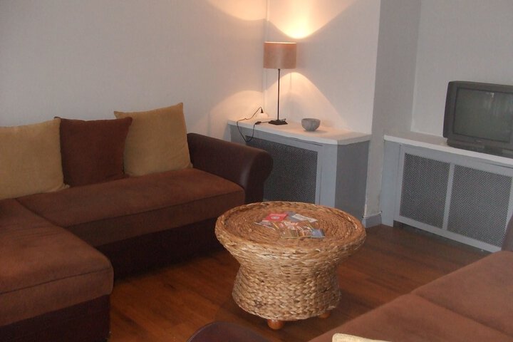 Room 7 of 16