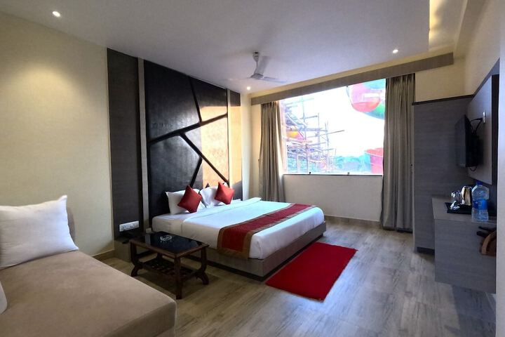Room 12 of 125