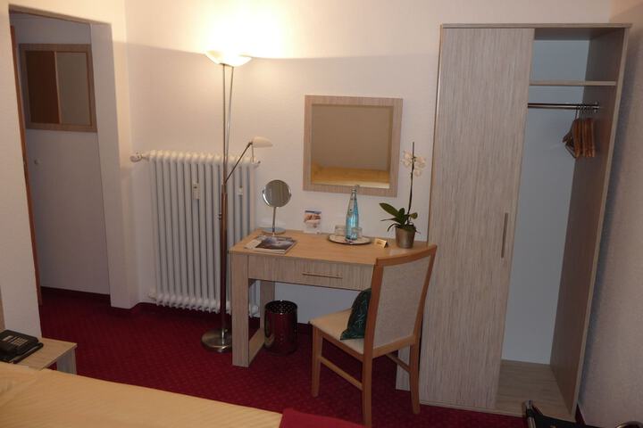 Room 21 of 38