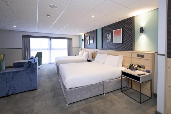 Room 76 of 124
