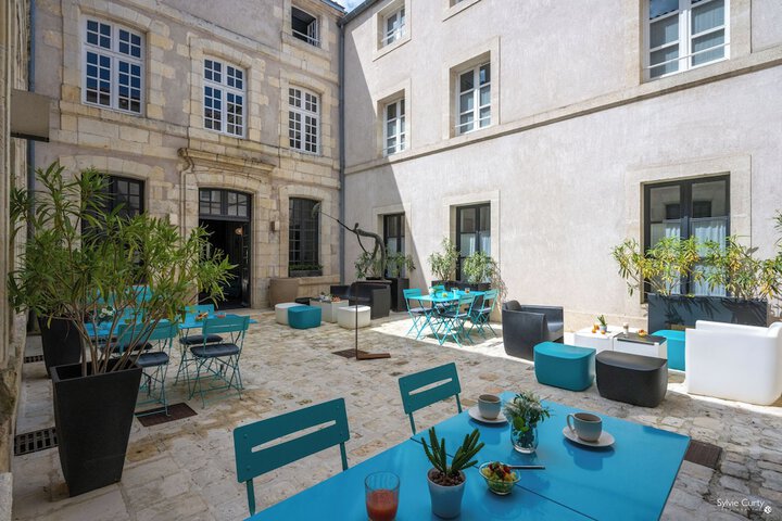 Hotel 70 of 71