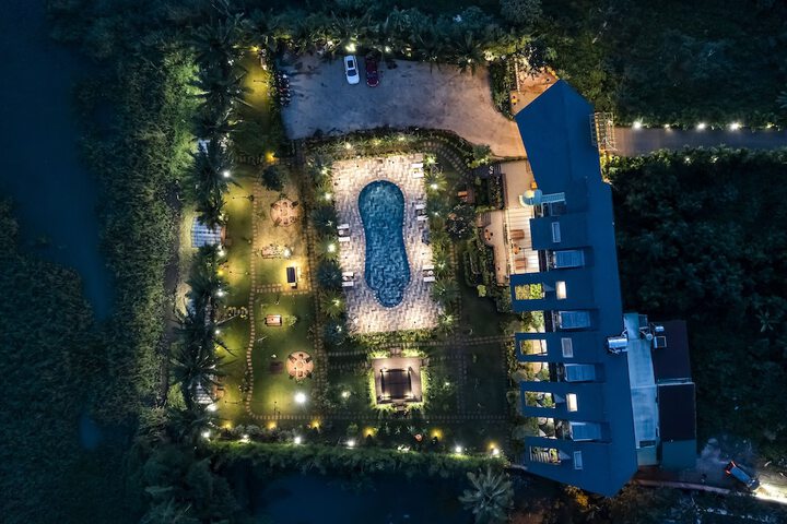 Hotel 98 of 106