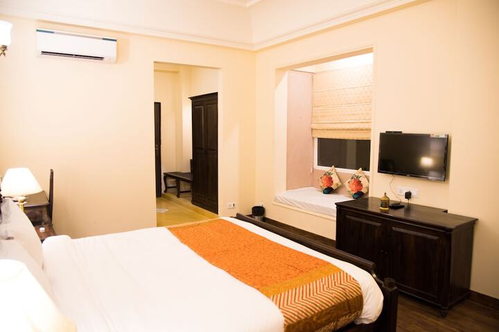 Room 12 of 88