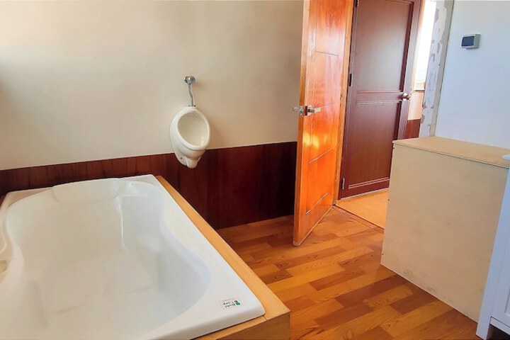 Room 72 of 88