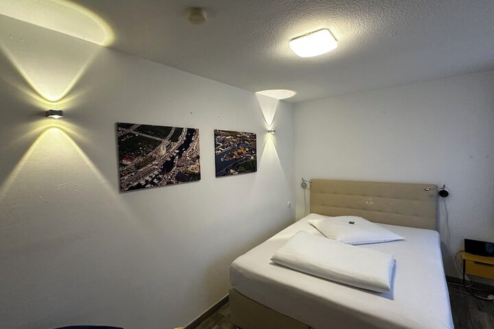 Room 21 of 81
