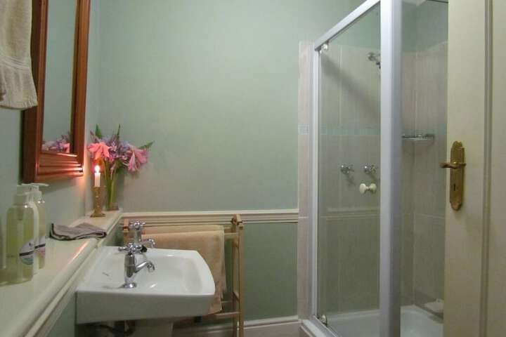 Room 18 of 28