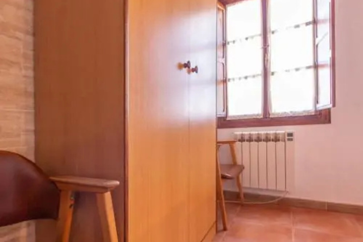 Room 6 of 17