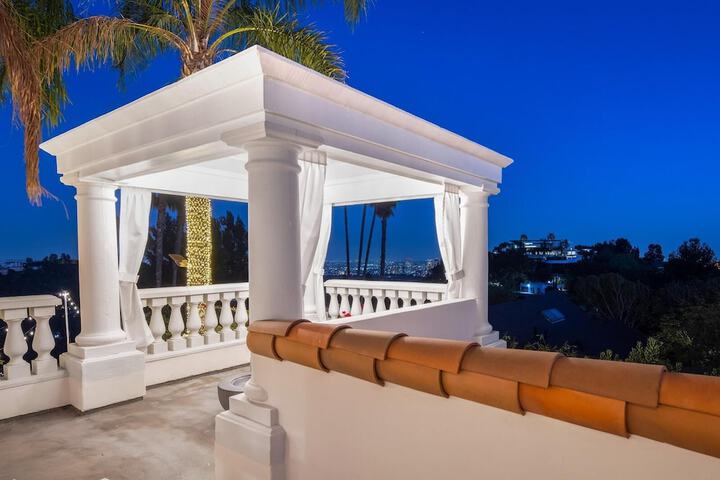 Property Grounds 42 of 51