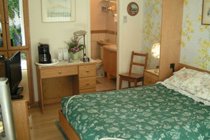 Room 5 of 15