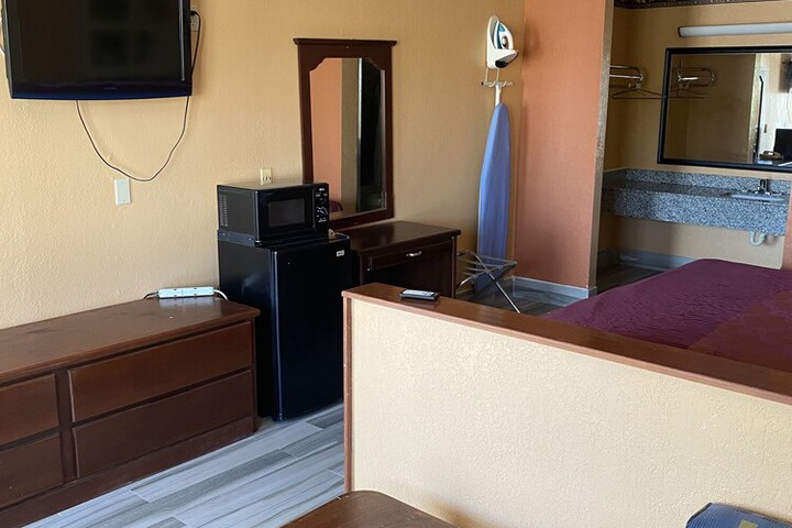 Room 12 of 26
