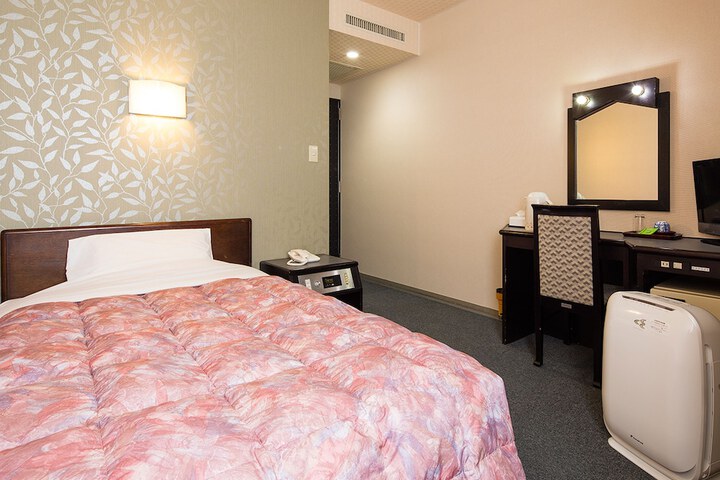 Room 8 of 34