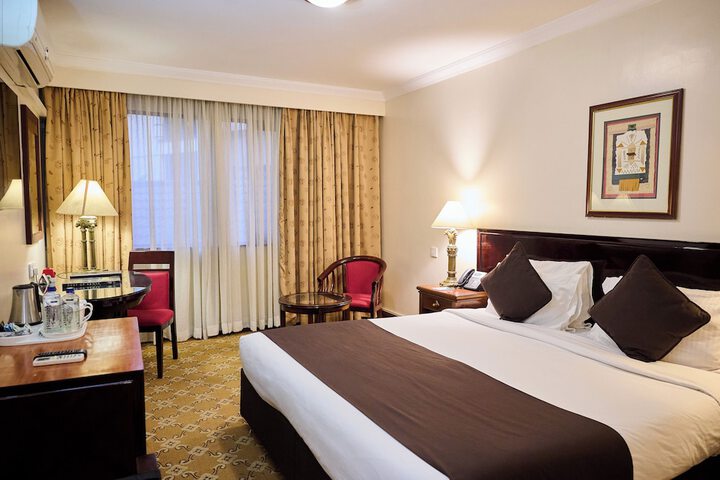 Room 14 of 42